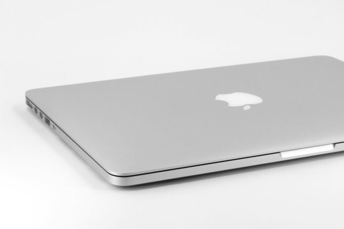 MacBook Pro Orange Screen